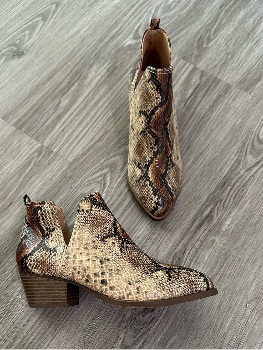 Snake-Print Women’s Cutout Ankle Boots With Heel CL by Laundry